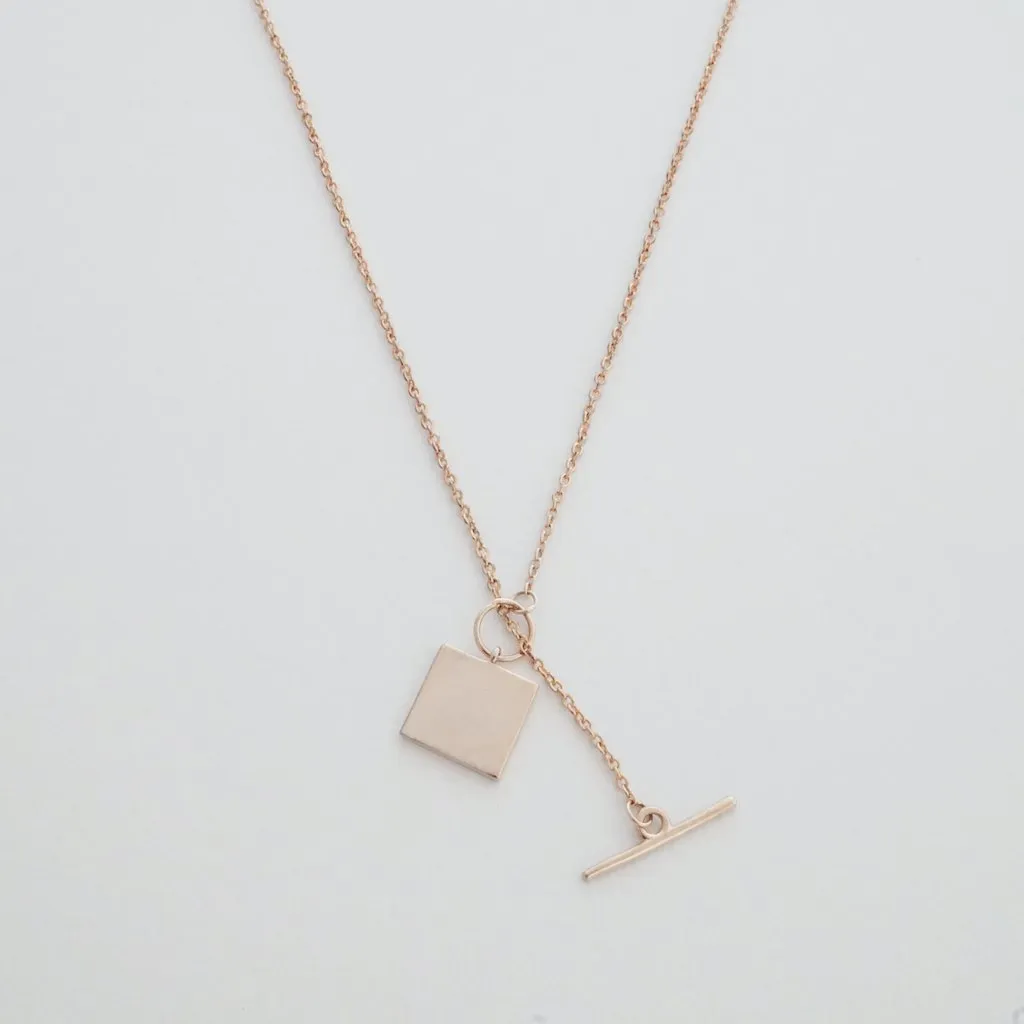 Gwyneth Toggle Necklace