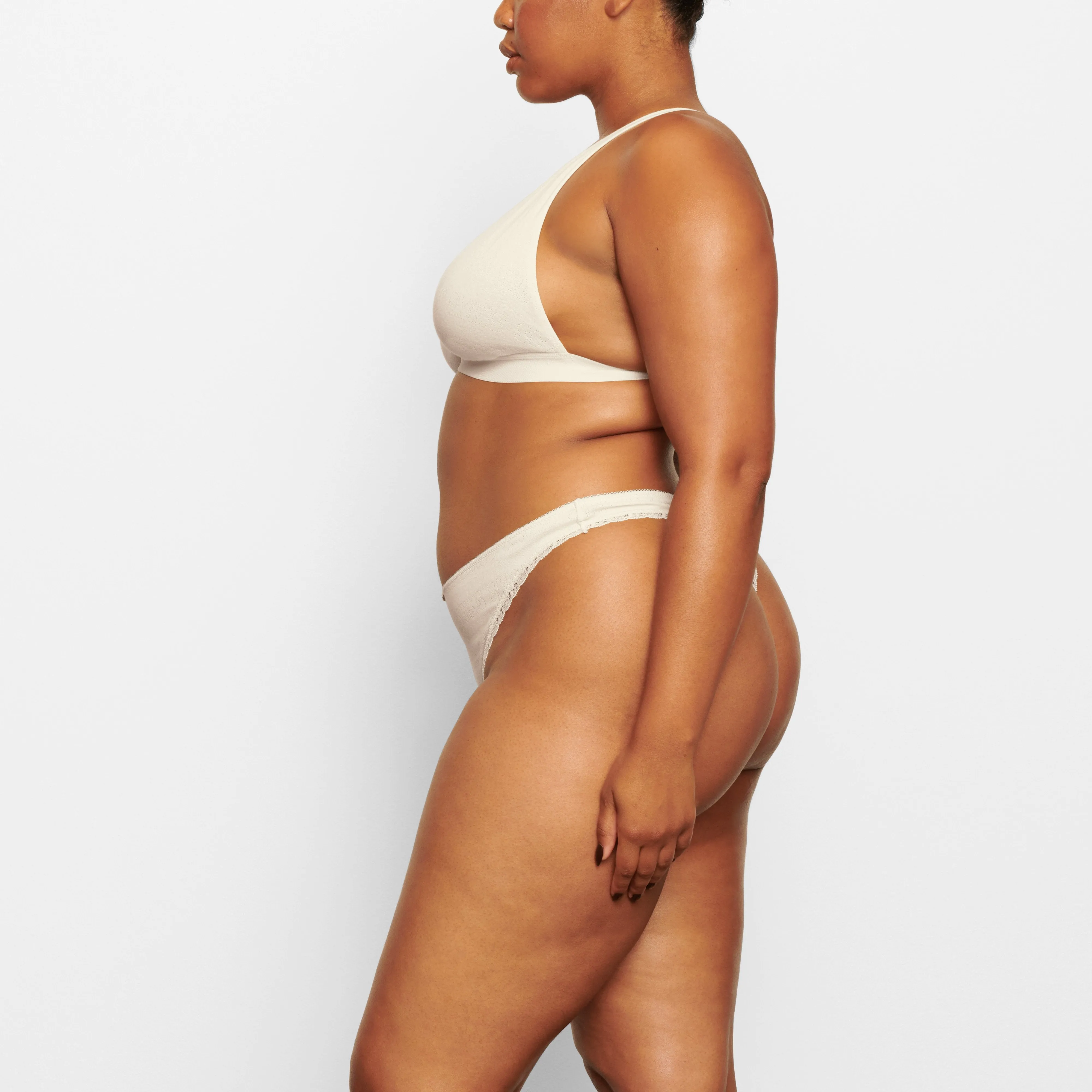 LACE POINTELLE THONG | BONE