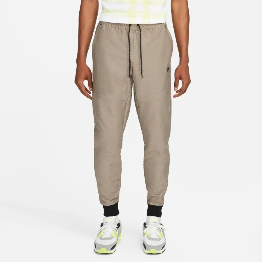 NSW DRI-FIT TECH PACK UNLINE TRACK PANT "MOON FOSSIL"