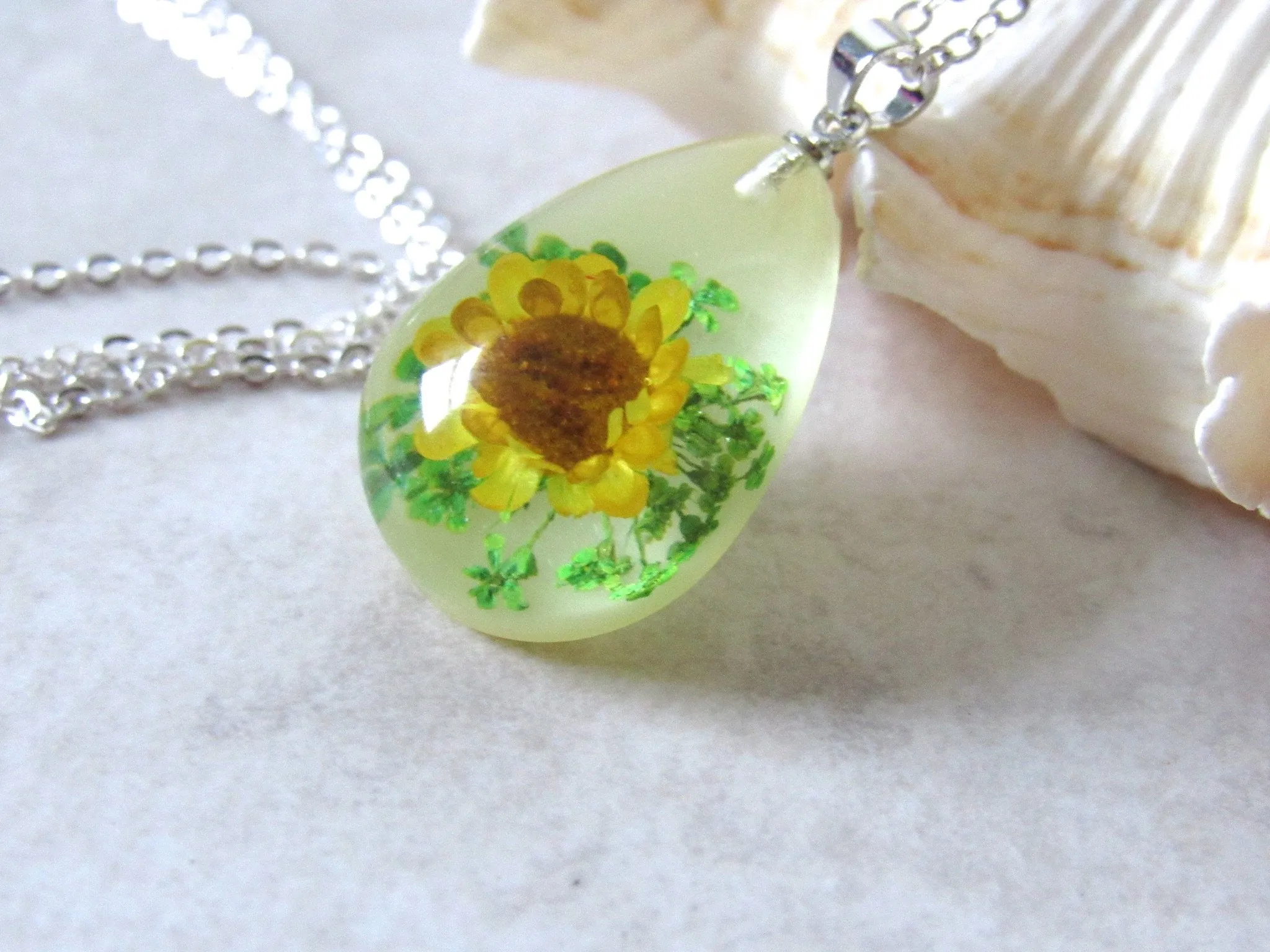 (On Sale!) Sunflower Real Flower Necklaces